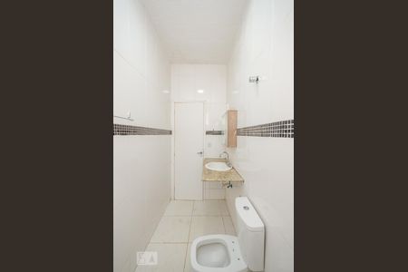 Casa para alugar com 45m², 2 quartos e sem vaga Casa para alugar com 45m², 2 quartos e sem vagaBanheiro Social