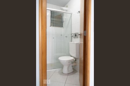 Banheiro de kitnet/studio para alugar com 1 quarto, 20m² em Setor de Habitações Individuais Norte, Brasília