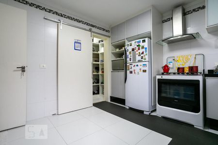 Casa de condomínio à venda com 275m², 3 quartos e 3 vagas Casa de condomínio à venda com 275m², 3 quartos e 3 vagasCozinha