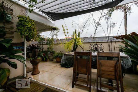 Casa de condomínio à venda com 275m², 3 quartos e 3 vagas Casa de condomínio à venda com 275m², 3 quartos e 3 vagasTerraço