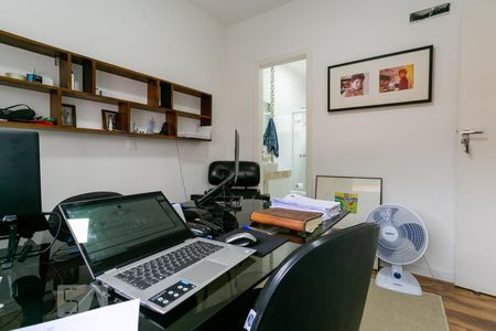 Casa de condomínio à venda com 275m², 3 quartos e 3 vagas Casa de condomínio à venda com 275m², 3 quartos e 3 vagasSuíte 3