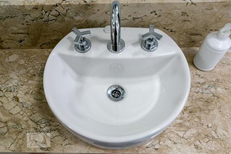 Casa de condomínio à venda com 275m², 3 quartos e 3 vagas Casa de condomínio à venda com 275m², 3 quartos e 3 vagasBanheiro da Suíte 3