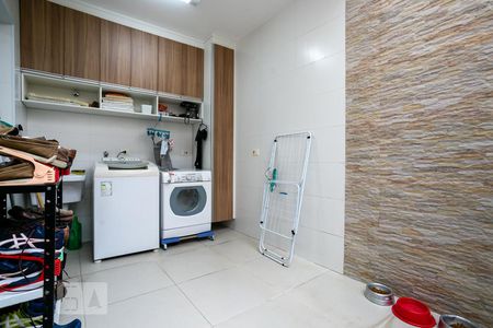 Casa de condomínio à venda com 275m², 3 quartos e 3 vagas Casa de condomínio à venda com 275m², 3 quartos e 3 vagasÁrea de Serviço