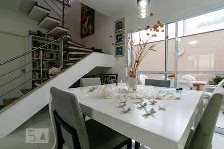 Sala de casa de condomínio à venda com 3 quartos, 275m² em Chora Menino, São Paulo