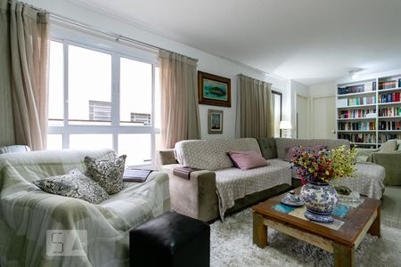 Sala de casa de condomínio à venda com 3 quartos, 275m² em Chora Menino, São Paulo