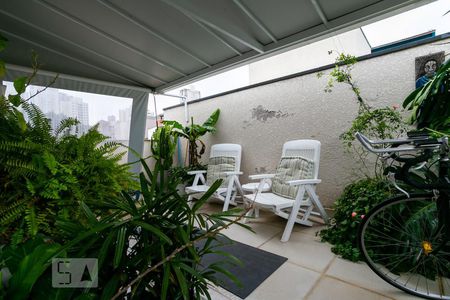 Casa de condomínio à venda com 275m², 3 quartos e 3 vagas Casa de condomínio à venda com 275m², 3 quartos e 3 vagasTerraço