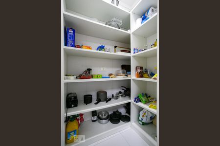 Casa de condomínio à venda com 275m², 3 quartos e 3 vagas Casa de condomínio à venda com 275m², 3 quartos e 3 vagasDespensa