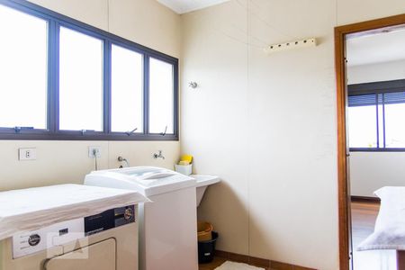 Apartamento para alugar com 140m², 4 quartos e 2 vagasÁrea de Serviço