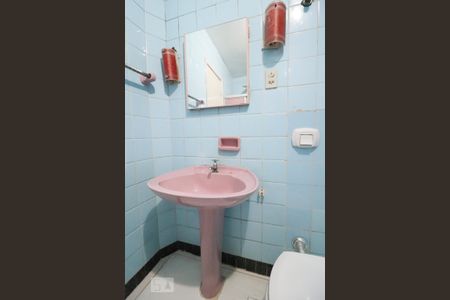 Apartamento para alugar com 103m², 3 quartos e sem vaga Apartamento para alugar com 103m², 3 quartos e sem vagaBanheiro