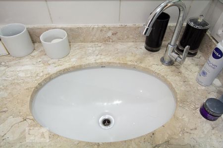 Apartamento à venda com 68m², 2 quartos e 1 vagaBanheiro - Torneira