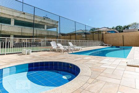 Apartamento à venda com 50m², 2 quartos e 1 vaga Apartamento à venda com 50m², 2 quartos e 1 vagaÁrea Comum - Piscina
