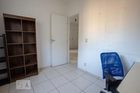 Quarto 2 de apartamento para alugar com 2 quartos, 44m² em Gávea, Uberlândia