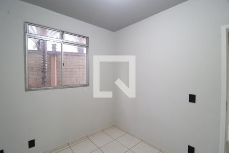 Quarto 2 de apartamento para alugar com 2 quartos, 44m² em Gávea, Uberlândia