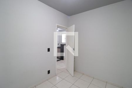 Quarto 2 de apartamento para alugar com 2 quartos, 44m² em Gávea, Uberlândia