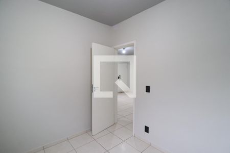 Quarto 1 de apartamento para alugar com 2 quartos, 44m² em Gávea, Uberlândia