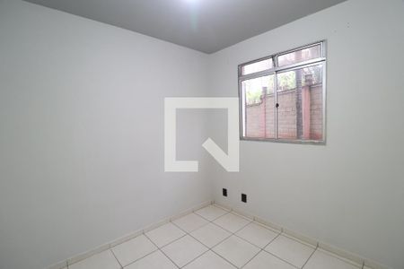 Quarto 2 de apartamento para alugar com 2 quartos, 44m² em Gávea, Uberlândia
