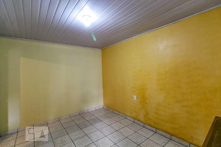 Cozinha de casa para alugar com 1 quarto, 37m² em Jardim Jovaia, Guarulhos