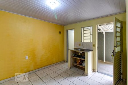 Cozinha de casa para alugar com 1 quarto, 37m² em Jardim Jovaia, Guarulhos