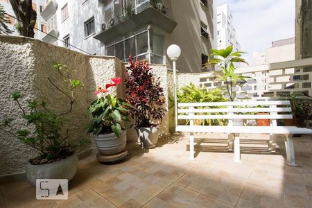 Apartamento à venda com 74m², 2 quartos e 1 vagaHall