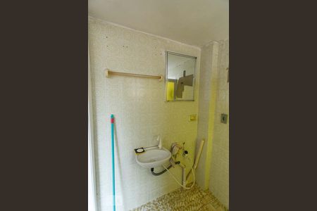 Banheiro de kitnet/studio à venda com 1 quarto, 27m² em Farroupilha, Porto Alegre