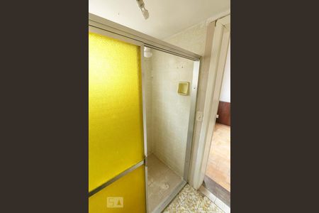 Banheiro de kitnet/studio à venda com 1 quarto, 27m² em Farroupilha, Porto Alegre