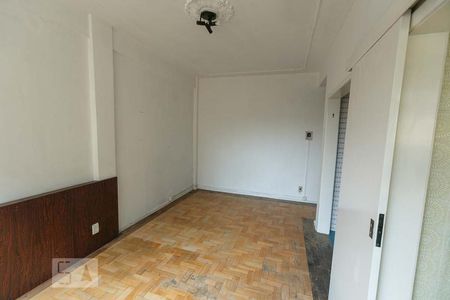 Sala/Quarto de kitnet/studio à venda com 1 quarto, 27m² em Farroupilha, Porto Alegre