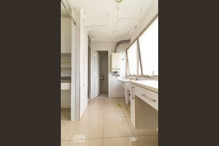 Apartamento para alugar com 167m², 4 quartos e 2 vagas Apartamento para alugar com 167m², 4 quartos e 2 vagasÁrea de serviço