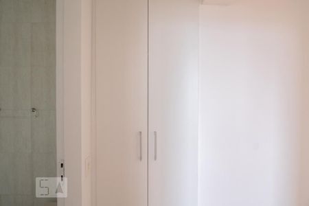 Apartamento para alugar com 56m², 2 quartos e sem vaga Apartamento para alugar com 56m², 2 quartos e sem vagaArmário do corredor
