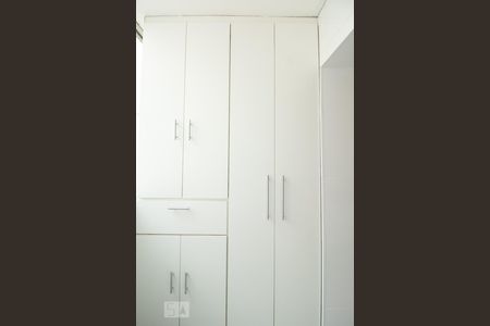 Apartamento para alugar com 56m², 2 quartos e sem vaga Apartamento para alugar com 56m², 2 quartos e sem vagaÁrea de serviço - armários