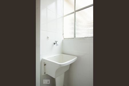 Apartamento para alugar com 56m², 2 quartos e sem vaga Apartamento para alugar com 56m², 2 quartos e sem vagaÁrea de serviço - tanque