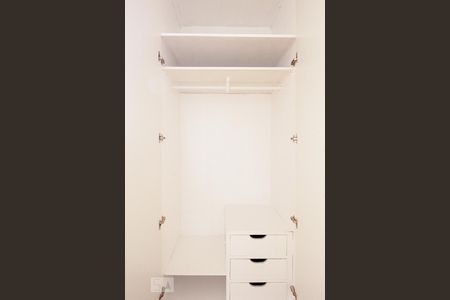 Quarto 1 - armários  de apartamento à venda com 2 quartos, 56m² em Jardim da Glória, São Paulo