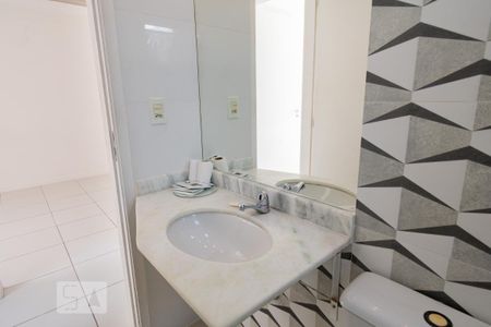 Apartamento para alugar com 60m², 2 quartos e 1 vaga Apartamento para alugar com 60m², 2 quartos e 1 vagaBanheiro