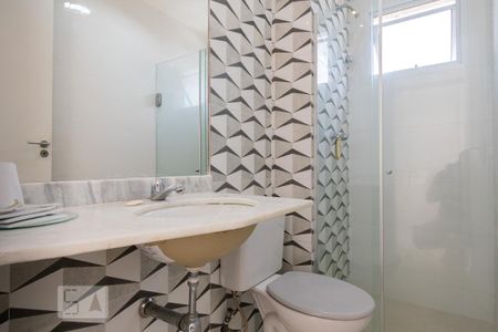 Banheiro de apartamento para alugar com 2 quartos, 60m² em Jacarepaguá, Rio de Janeiro