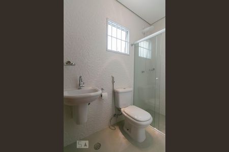 Casa à venda com 170m², 3 quartos e 1 vagaBanheiro da Suíte 2