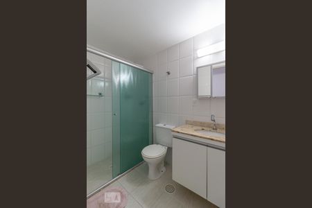 Apartamento à venda com 55m², 2 quartos e 1 vaga Apartamento à venda com 55m², 2 quartos e 1 vagaBanheiro