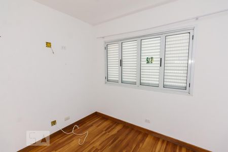 Suíte 2 de casa para alugar com 4 quartos, 330m² em Vila Ipojuca, São Paulo