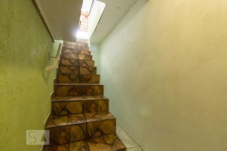 Casa à venda com 125m², 3 quartos e 1 vaga Casa à venda com 125m², 3 quartos e 1 vagaEscada