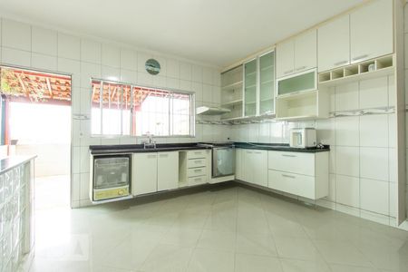 Casa à venda com 125m², 3 quartos e 1 vaga Casa à venda com 125m², 3 quartos e 1 vagaCozinha