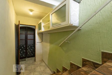 Casa à venda com 125m², 3 quartos e 1 vaga Casa à venda com 125m², 3 quartos e 1 vagaEscada