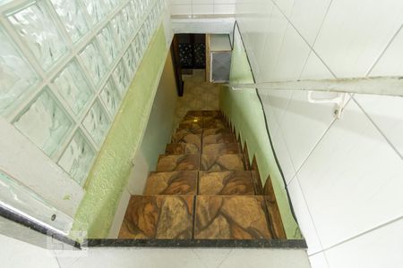 Casa à venda com 125m², 3 quartos e 1 vaga Casa à venda com 125m², 3 quartos e 1 vagaEscada