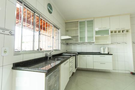 Casa à venda com 125m², 3 quartos e 1 vaga Casa à venda com 125m², 3 quartos e 1 vagaCozinha