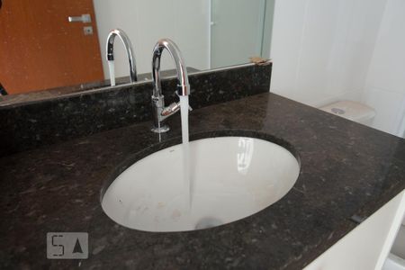 Banheiro - pia de kitnet/studio para alugar com 1 quarto, 32m² em Ribeirânia, Ribeirão Preto