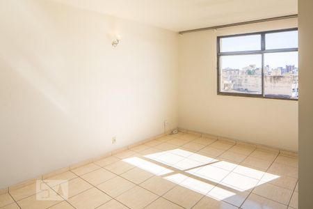 Sala de apartamento para alugar com 1 quarto, 40m² em Floresta, Belo Horizonte