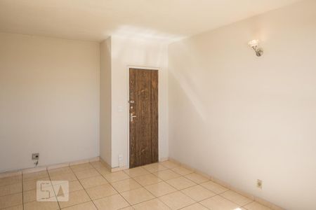 Sala de apartamento para alugar com 1 quarto, 40m² em Floresta, Belo Horizonte