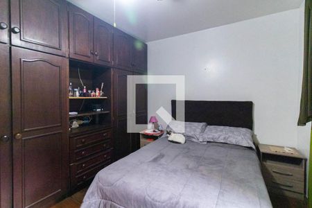 Quarto de casa à venda com 2 quartos, 250m² em Medianeira, Porto Alegre