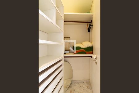 Detalhe do closet de apartamento para alugar com 1 quarto, 55m² em Leblon, Rio de Janeiro