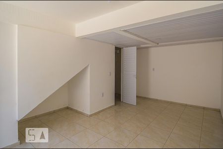 Sala de kitnet/studio para alugar com 1 quarto, 25m² em Santa Tereza, Porto Alegre
