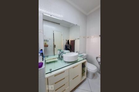 Casa à venda com 450m², 4 quartos e 6 vagasBanheiro da Suíte 4