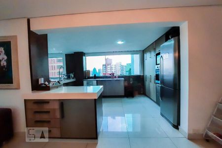 Casa à venda com 450m², 4 quartos e 6 vagasCozinha