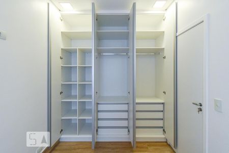 quarto 1 de casa de condomínio para alugar com 2 quartos, 64m² em Jardim Paulista, São Paulo